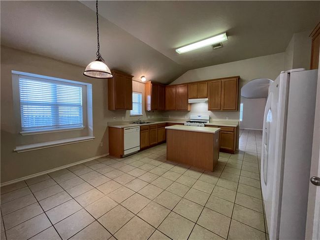 1105 Alexandria Way, House other with 4 bedrooms, 2 bathrooms and 4 parking in Round Rock TX | Image 6