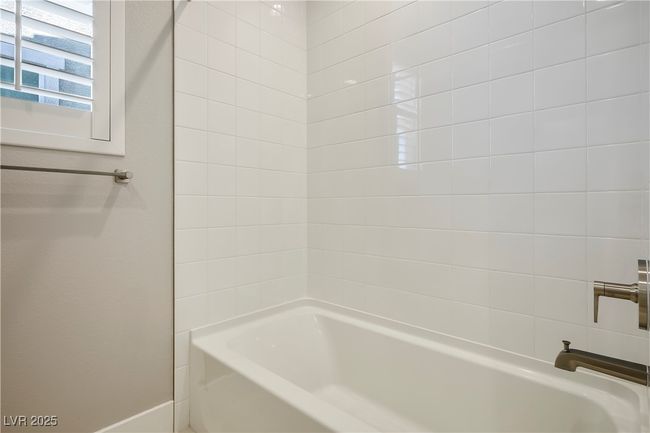 Upstairs Full Hall Bathroom. | Image 36