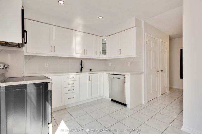 80 Wright Cres, House attached with 3 bedrooms, 2 bathrooms and 1 parking in Ajax ON | Image 14