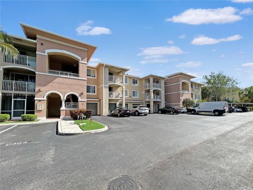 303-6458 Emerald Dunes Dr, West Palm Beach, FL, 33411 | Card Image