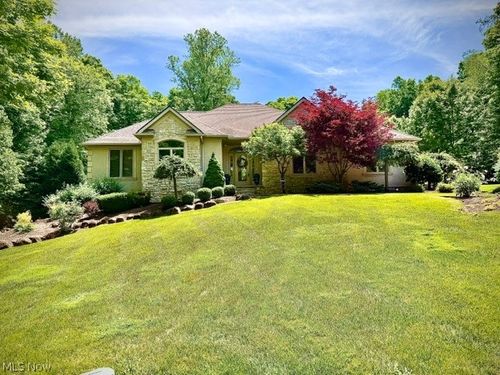11565 Robin Wood Ln, Chagrin Falls, OH, 44023-9307 | Card Image