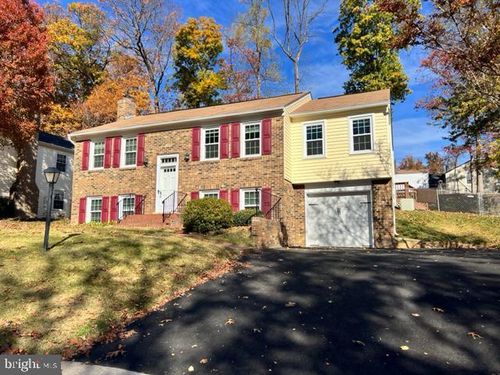 9112 Cascus Dr, ANNANDALE, VA, 22003-4019 | Card Image