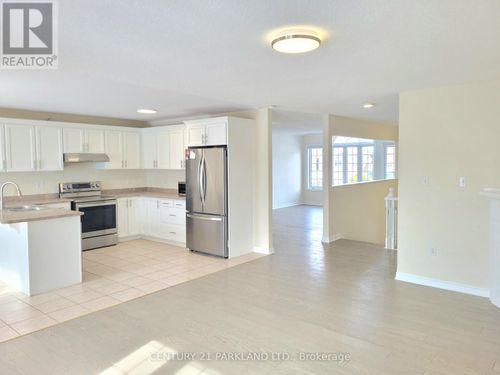 27 Ferncroft Dr, Keswick, ON, L4P4B8 | Card Image