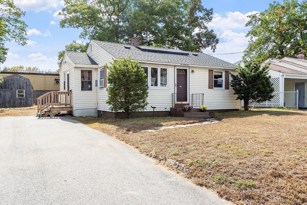 Florence St, Leominster, MA 01453