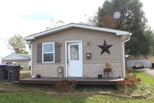 602 3rd Ave W, Milan, IL, 61264-2448 | Card Image