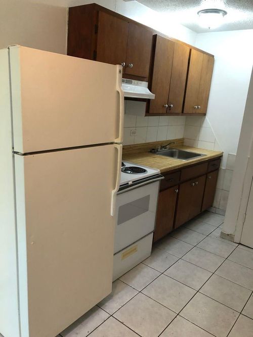 5-337 Ne 2nd St, Hallandale Beach, FL, 33009-4323 | Card Image