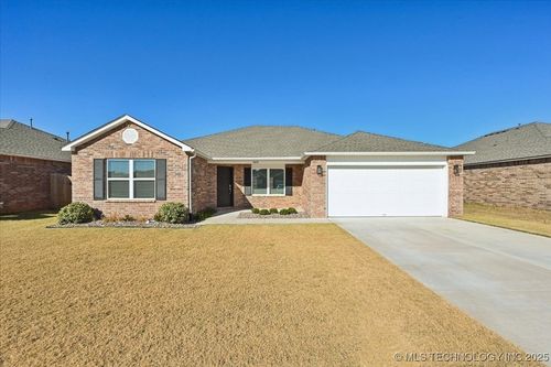8419 E 162nd Pl S, Bixby, OK, 74008-4657 | Card Image