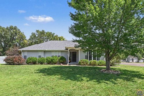 302 Pierce St, Maple Hill, KS, 66507-9077 | Card Image