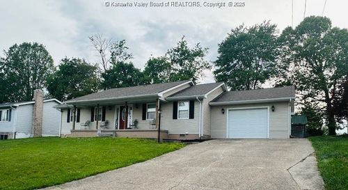 136 Timberlake Cir, Scott Depot, WV, 25560-9401 | Card Image