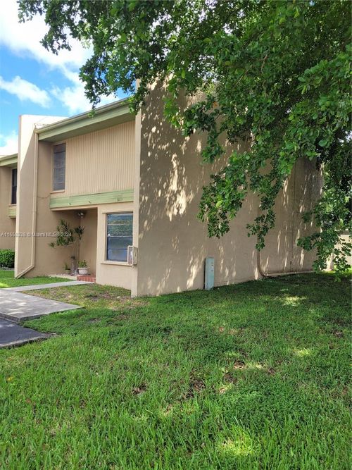 212-9521 Nw 14th Ct, Pembroke Pines, FL, 33024-4541 | Card Image