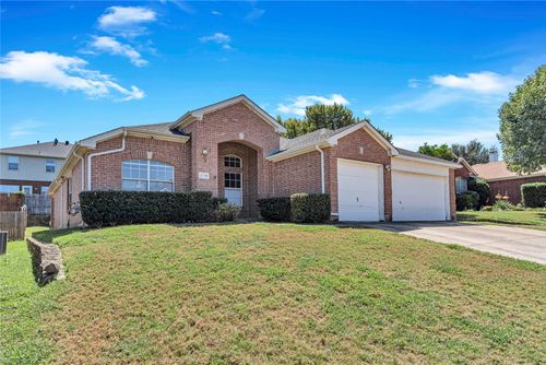 2719 Falcon Trl, Grand Prairie, TX, 75052-4567 | Card Image