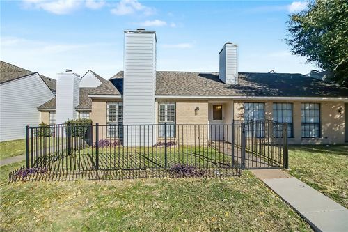 931 Spring Loop, College Station, TX, 77840-1815 | Card Image