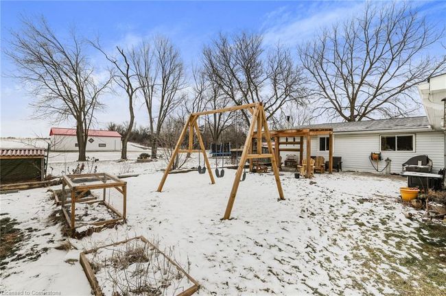 945 Regional Rd 97, House other with 3 bedrooms, 2 bathrooms and 8 parking in Puslinch ON | Image 32
