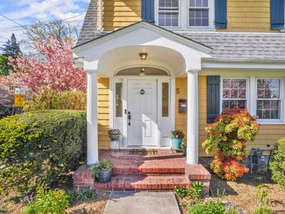 Beautiful Front Porch | Image 3