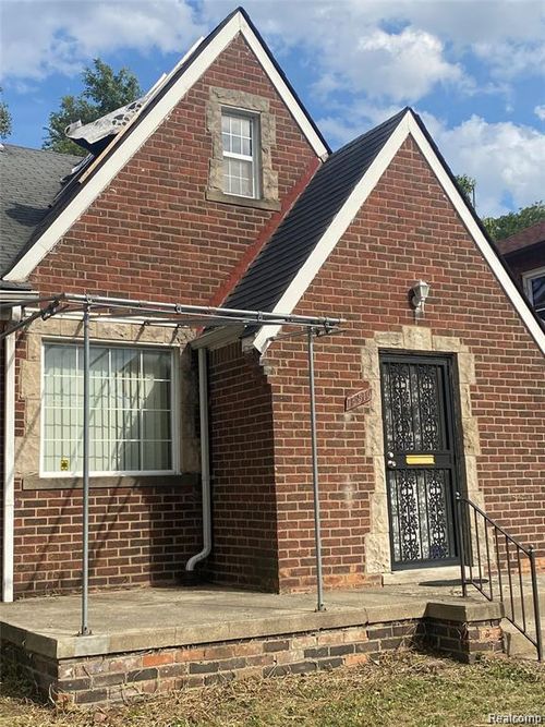 16510 Lesure St, Detroit, MI, 48235-4009 | Card Image