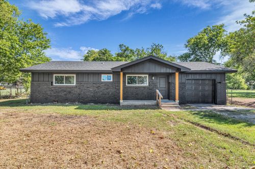 700 4th St, Eddy, TX, 76524-2537 | Card Image