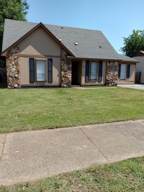 6360 Brockman Dr, Millington, TN, 38053-3612 | Card Image