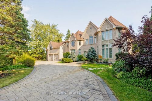 2 Waterford Lane, Stouffville, ON, L4A2C1 | Card Image