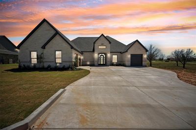 2409 Candlestick Drive, House other with 4 bedrooms, 4 bathrooms and null parking in Granbury TX | Image 2