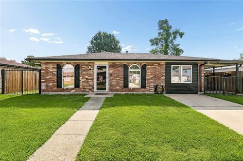 2413 Bobwhite Street, St. Bernard, LA, 70085 | Card Image