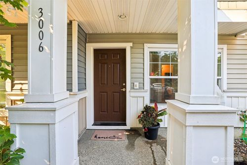 3006 Sw Bataan Street, Seattle, WA, 98126 | Card Image