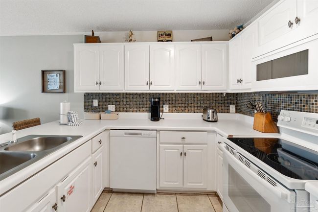 UNIT-633 - 8436 Gulf Blvd, Condo with 1 bedrooms, 2 bathrooms and null parking in Navarre FL | Image 18