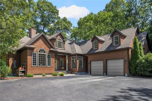70 Great Road, East Greenwich, RI, 02818 | Card Image
