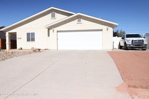 3128 E Maple St, Farmington, NM, 87401-7925 | Card Image