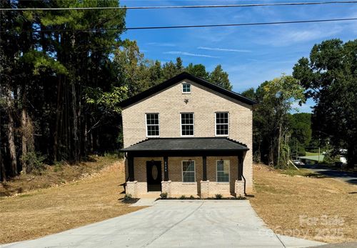 2100 Hillcrest Ave, Albemarle, NC, 28001-6232 | Card Image