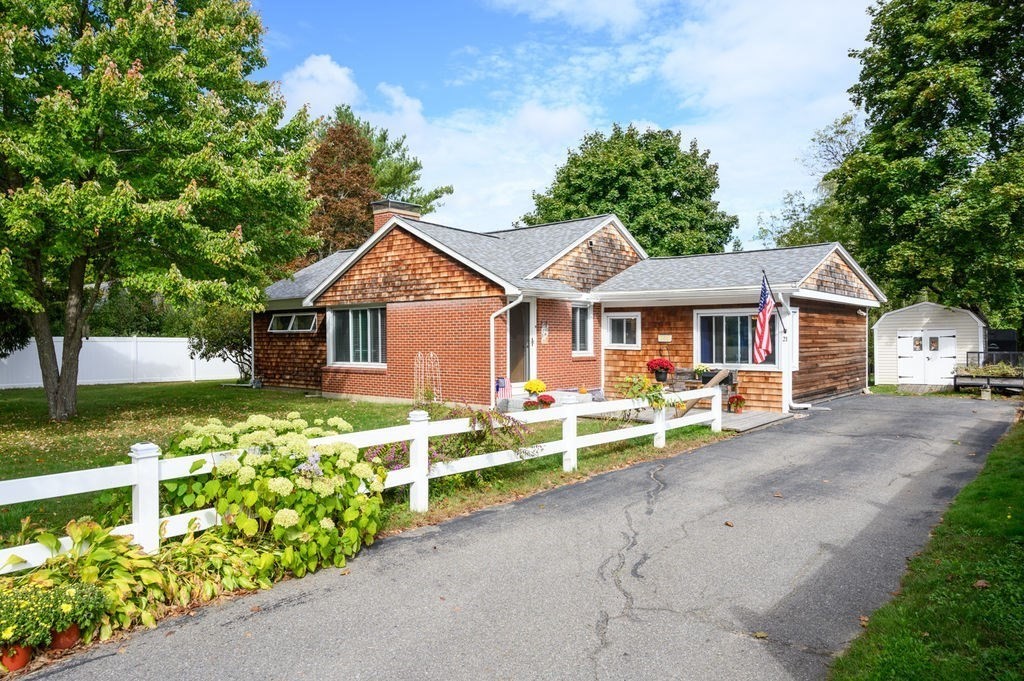 Hampton Rd, Amesbury, MA 01913