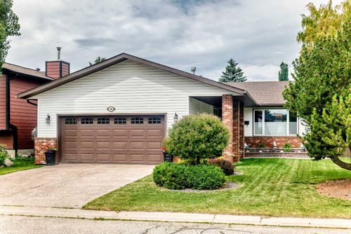 39 Deer Run Pl Se, Calgary, AB, T2J5R2 | Card Image
