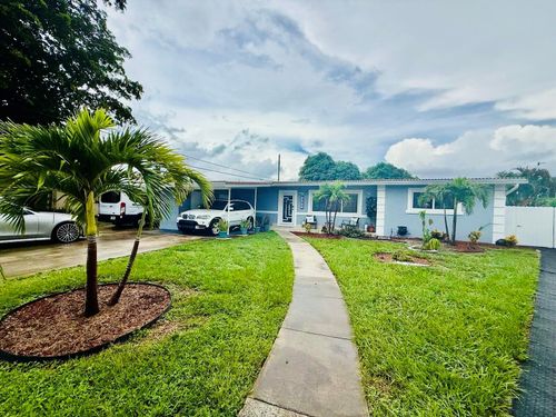 352 Greenbrier Dr, Lake Worth Beach, FL, 33461-1825 | Card Image