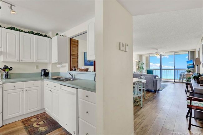 APT-1103 - 10600 S Ocean Dr, Condo with 2 bedrooms, 2 bathrooms and null parking in Jensen Beach FL | Image 7