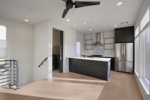 b-1708 Perez St, Austin, TX, 78721-1242 | Card Image