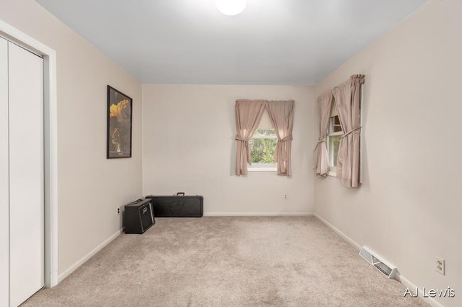 2nd bedroom | Image 13