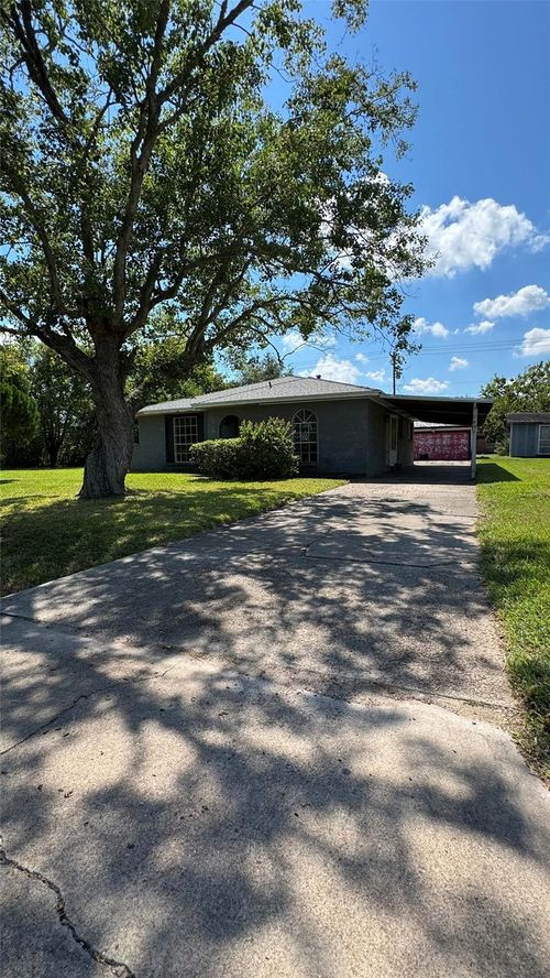 1601 N Avenue T, Freeport, TX, 77541-3739 | Card Image