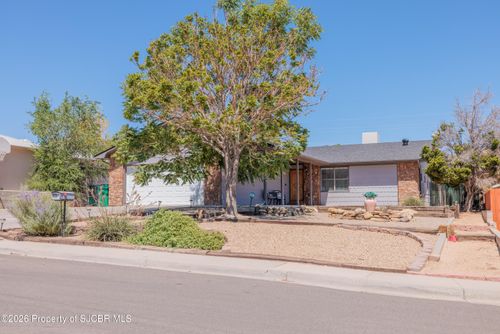 124 E Twilight Dr, Farmington, NM, 87401-9300 | Card Image