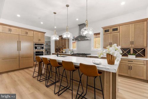 1905 N Taylor St, ARLINGTON, VA, 22207-3119 | Card Image