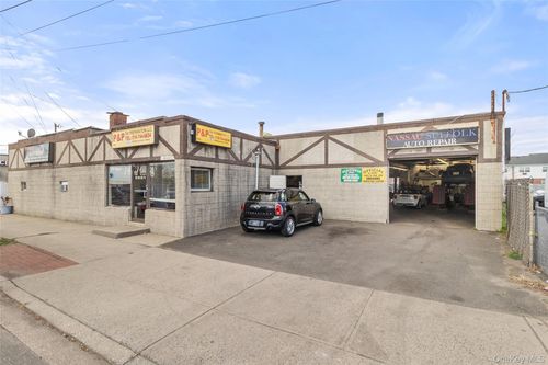 5651-5661 Merrick Rd, Massapequa, NY, 11758-6237 | Card Image