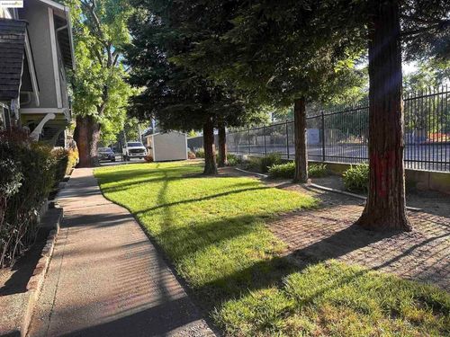 399 W Angela St, Pleasanton, CA, 94566-7336 | Card Image