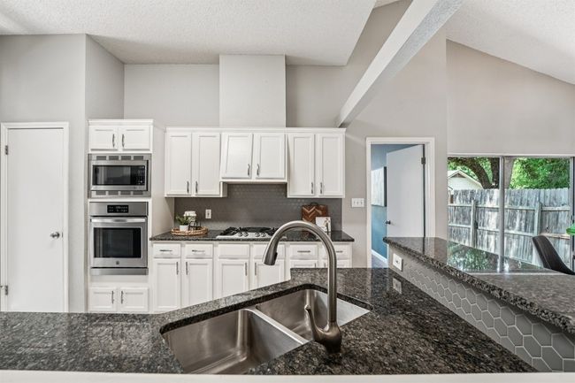 8204 Cahill Dr, House other with 3 bedrooms, 2 bathrooms and 4 parking in Austin TX | Image 11