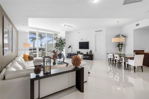 403-15811 Collins Ave, Sunny Isles Beach, FL, 33160-4881 | Card Image