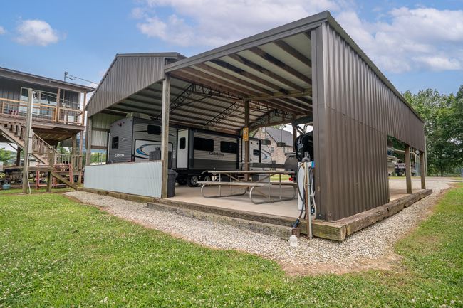 1038 Wc Pickett Rd, Home with 0 bedrooms, 0 bathrooms and null parking in Clifton TN | Image 5