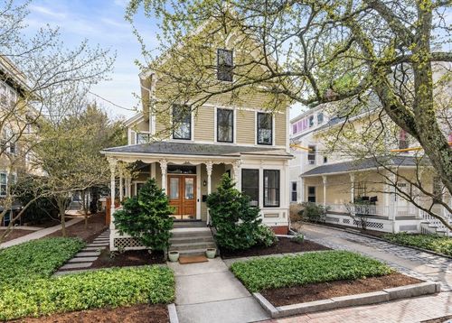 6 Forest St, Cambridge, MA, 02140-1542 | Card Image