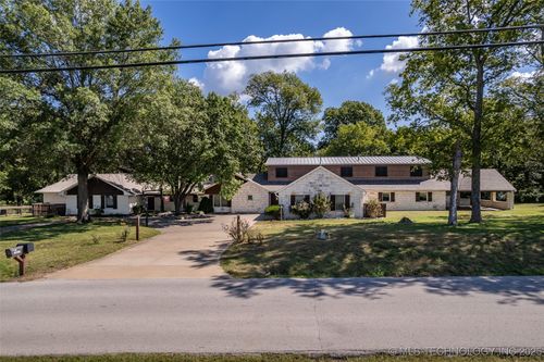 6801 S 241st East Ave, Broken Arrow, OK, 74014-7602 | Card Image