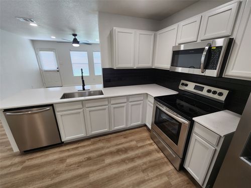 12808 Kingsgate Dr, Rhome, TX, 76078-6034 | Card Image