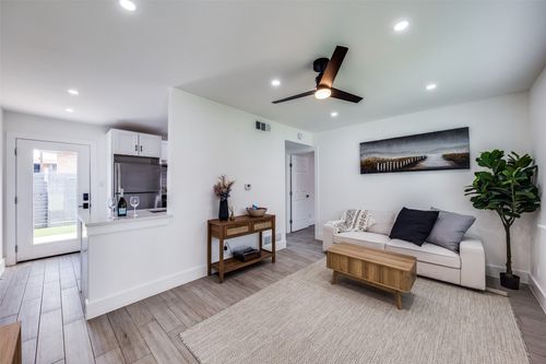 apt-105-1200 E 52nd St, Austin, TX, 78723-3031 | Card Image