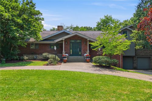 2072 Outlook Dr, Pittsburgh, PA, 15241-2224 | Card Image