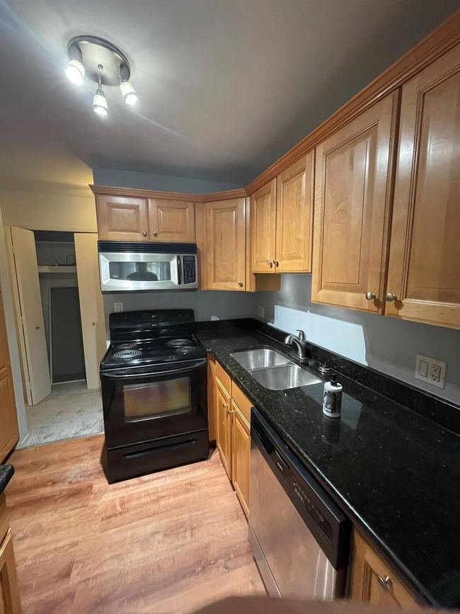 A254 - 30228 Southfield Rd, Condo with 2 bedrooms, 2 bathrooms and null parking in Southfield MI | Image 6