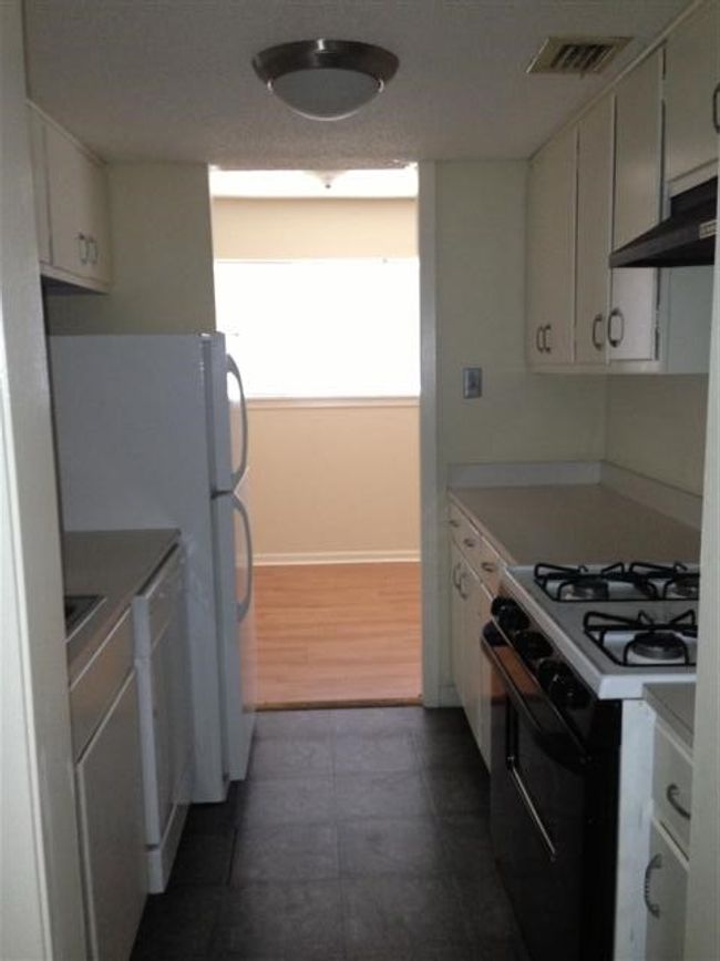 APT-102 - 706 W 34 Th St, Condo with 1 bedrooms, 1 bathrooms and 1 parking in Austin TX | Image 5